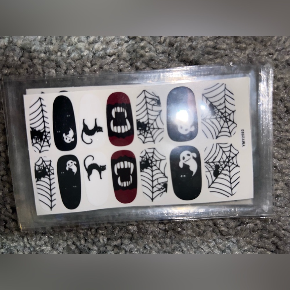 $1 HALLOWEEN NAIL STICKER WRAPS. NEW. $1 WITH ANY $10 ORDER OR MORE - Picture 3 of 16